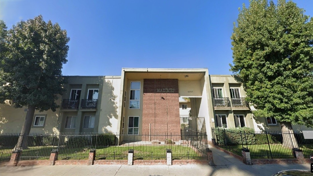 8363 Willis Ave - 25