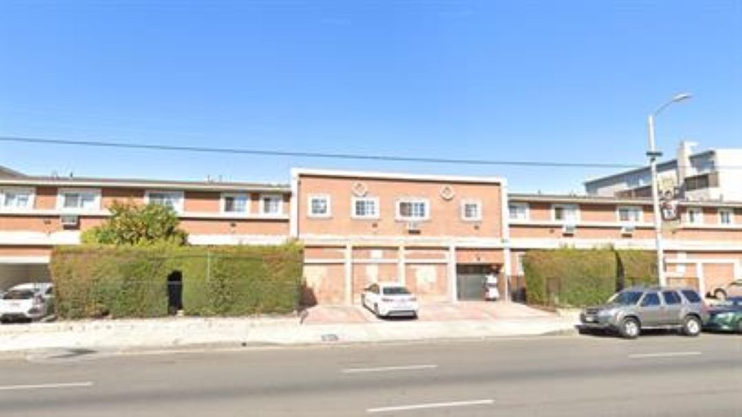 14735 Roscoe Blvd. - 29